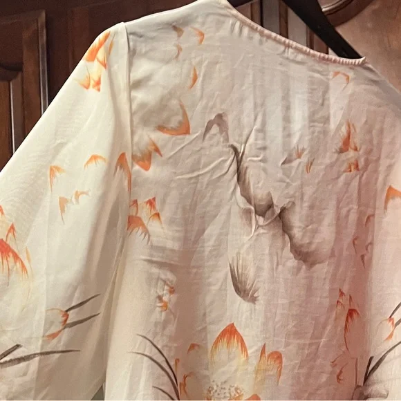 CHICOS PONCHO STYLE Sheer Floral Abstract Print - Picture 5 of 13